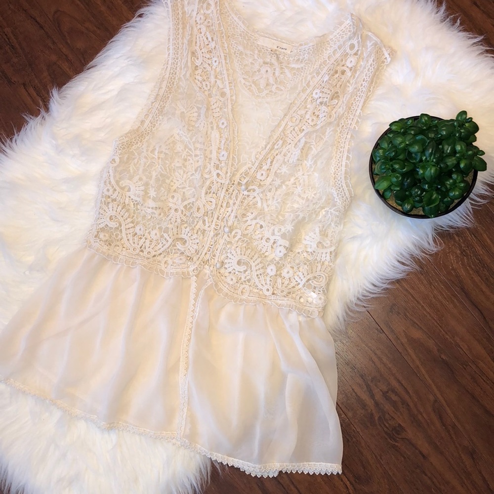 💥SALE💥🌟NWOT A'REVE Elegant Cream Lace Sleeveless Top